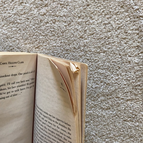 Zapped by Carol Higgins Clark - A Regan Reilly Mystery - Picture 7 of 7